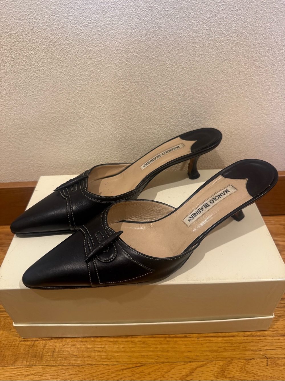 Manolo Blahnik pointed-toe mules Kitty Heels Pumps 39